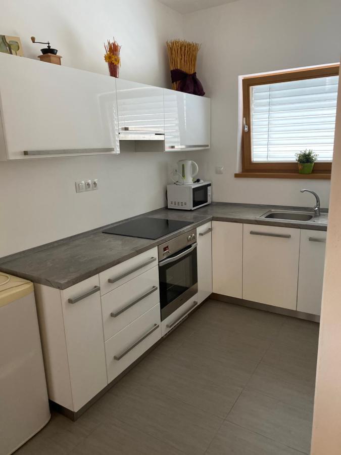 Apartman Hustopeče エクステリア 写真