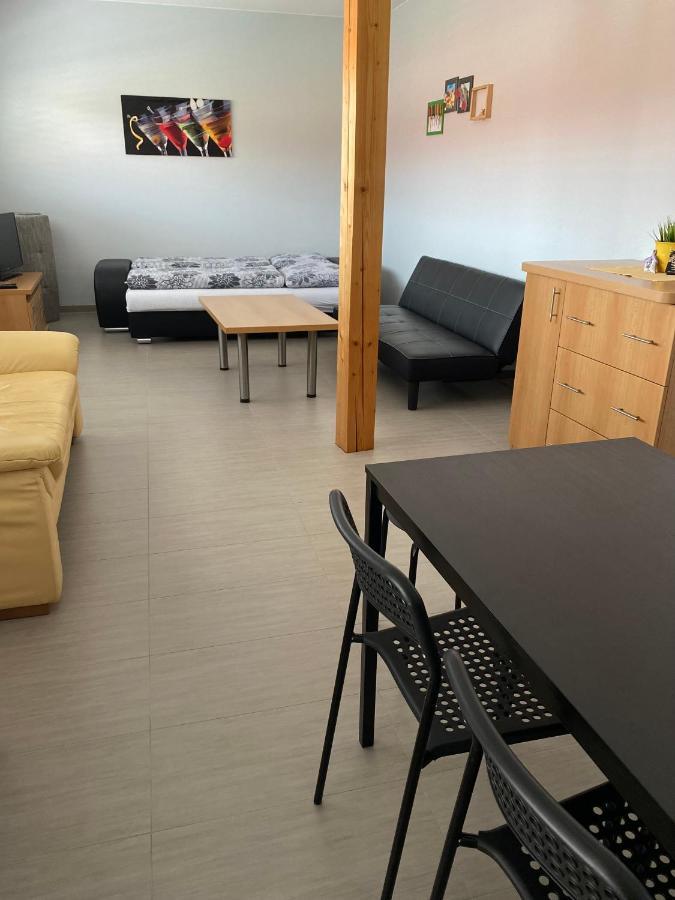 Apartman Hustopeče エクステリア 写真
